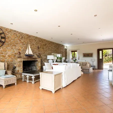 בית נופש Kosta's House Valanio