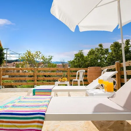 בית נופש Kosta's House *