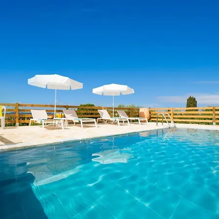 בית נופש Kosta's House *