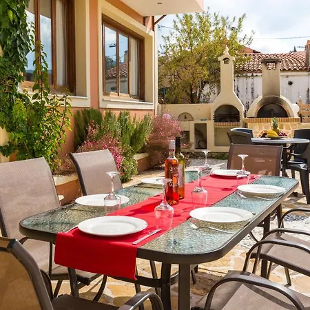 Kosta's House בית נופש *