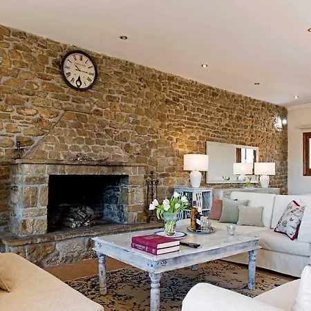 Дом отдыха Kosta's House *