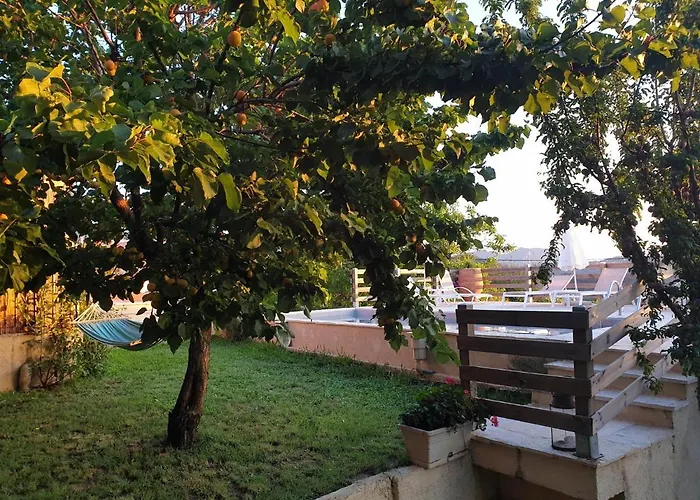 Kosta's House Valanio